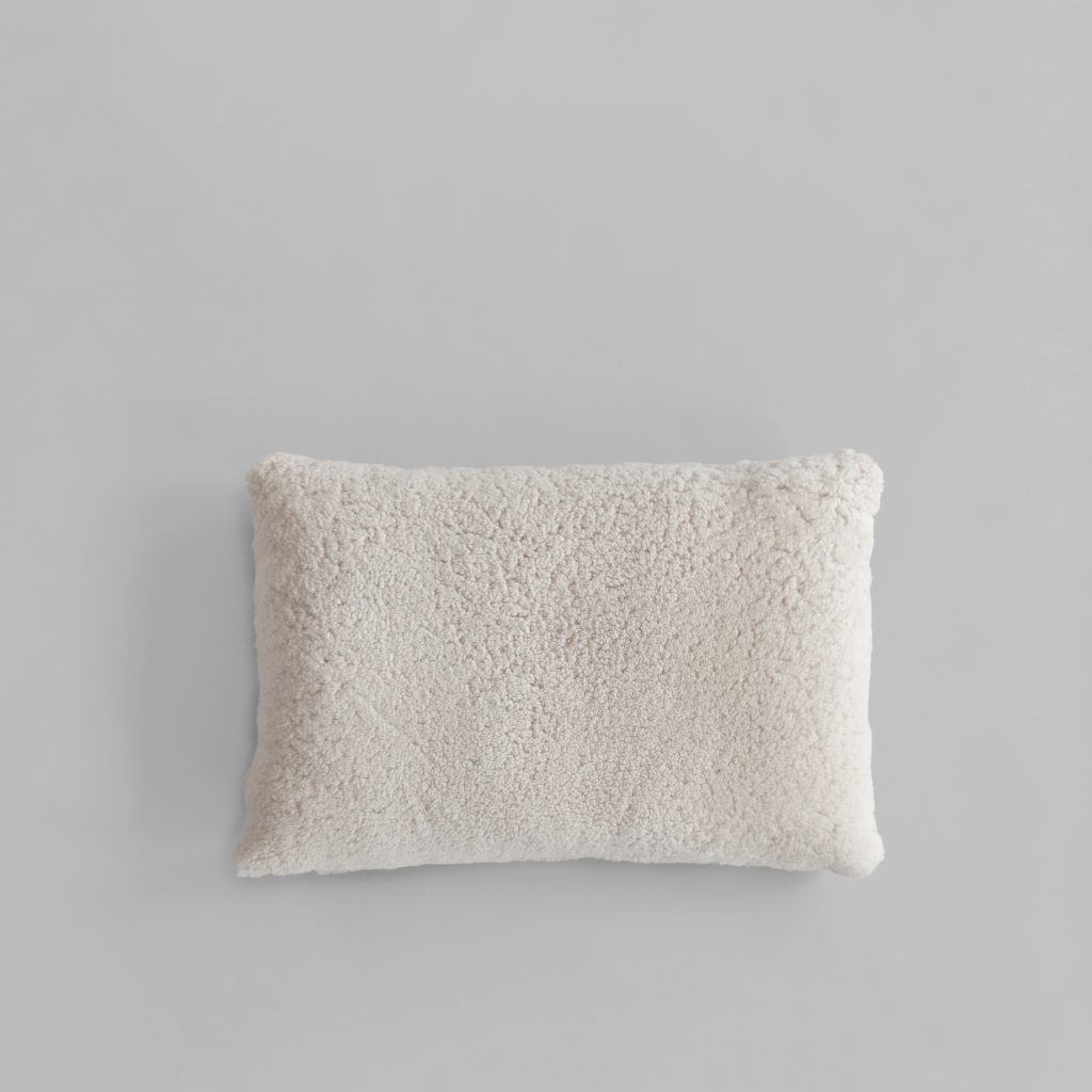 Makura Pillow 11 - Sandshell (Lampaanvilla)