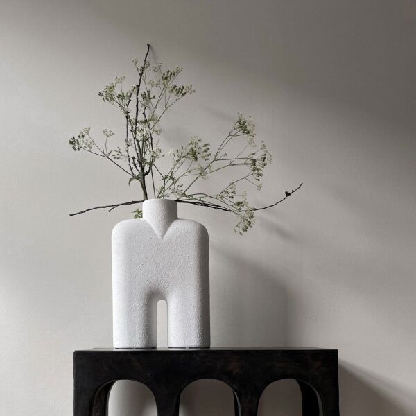 Cobra Vase Tall, Medio - Bubble White – miljöökuva