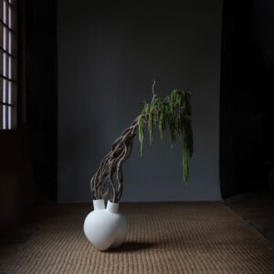 Sumo-maljakko, Horns - Bone White – tuotekuva